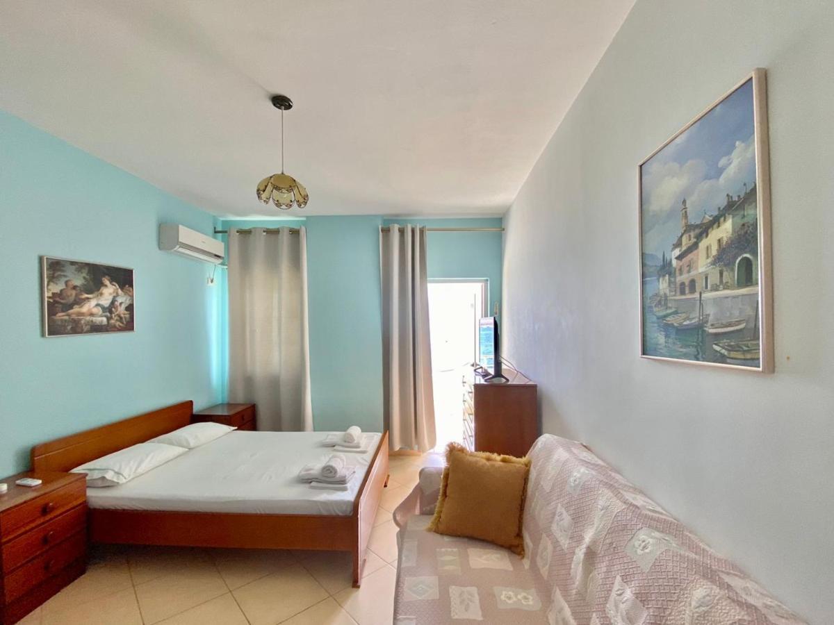 Caramel Sun Studios Apts Sarandë Esterno foto