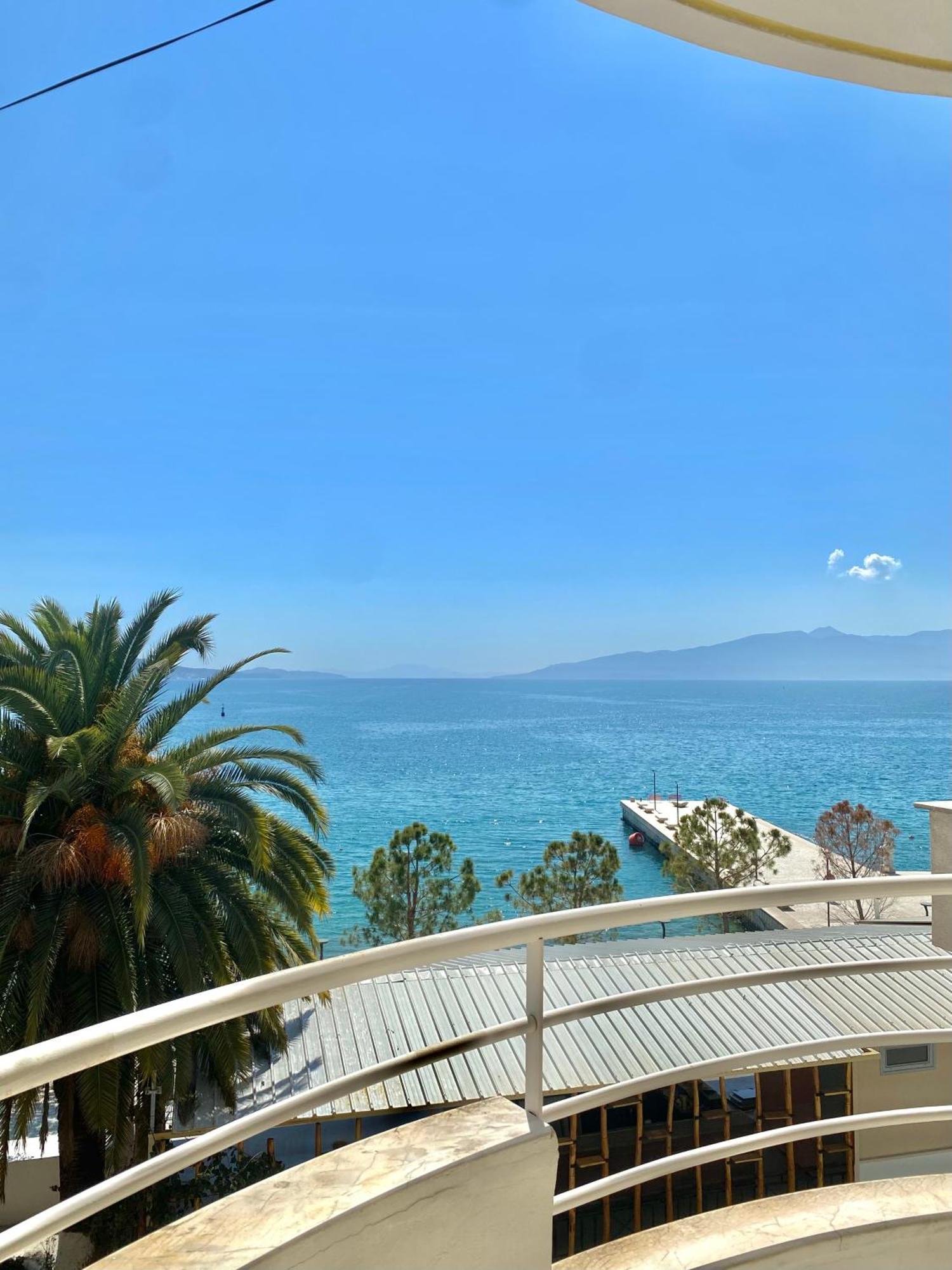 Caramel Sun Studios Apts Sarandë Esterno foto