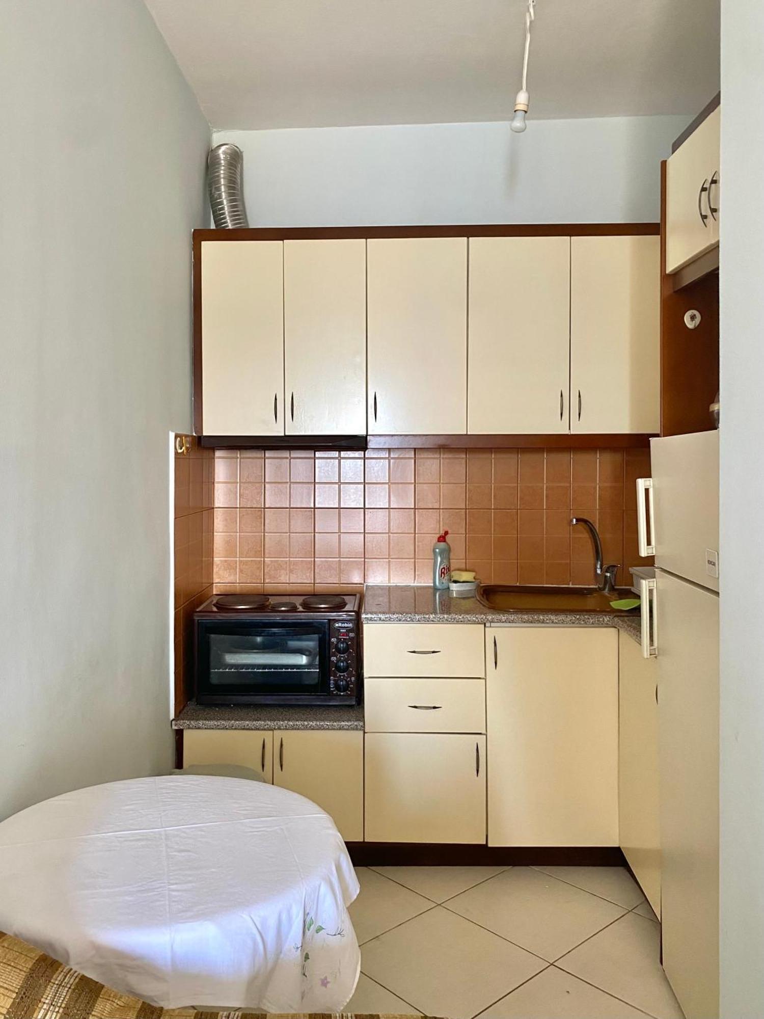 Caramel Sun Studios Apts Sarandë Esterno foto
