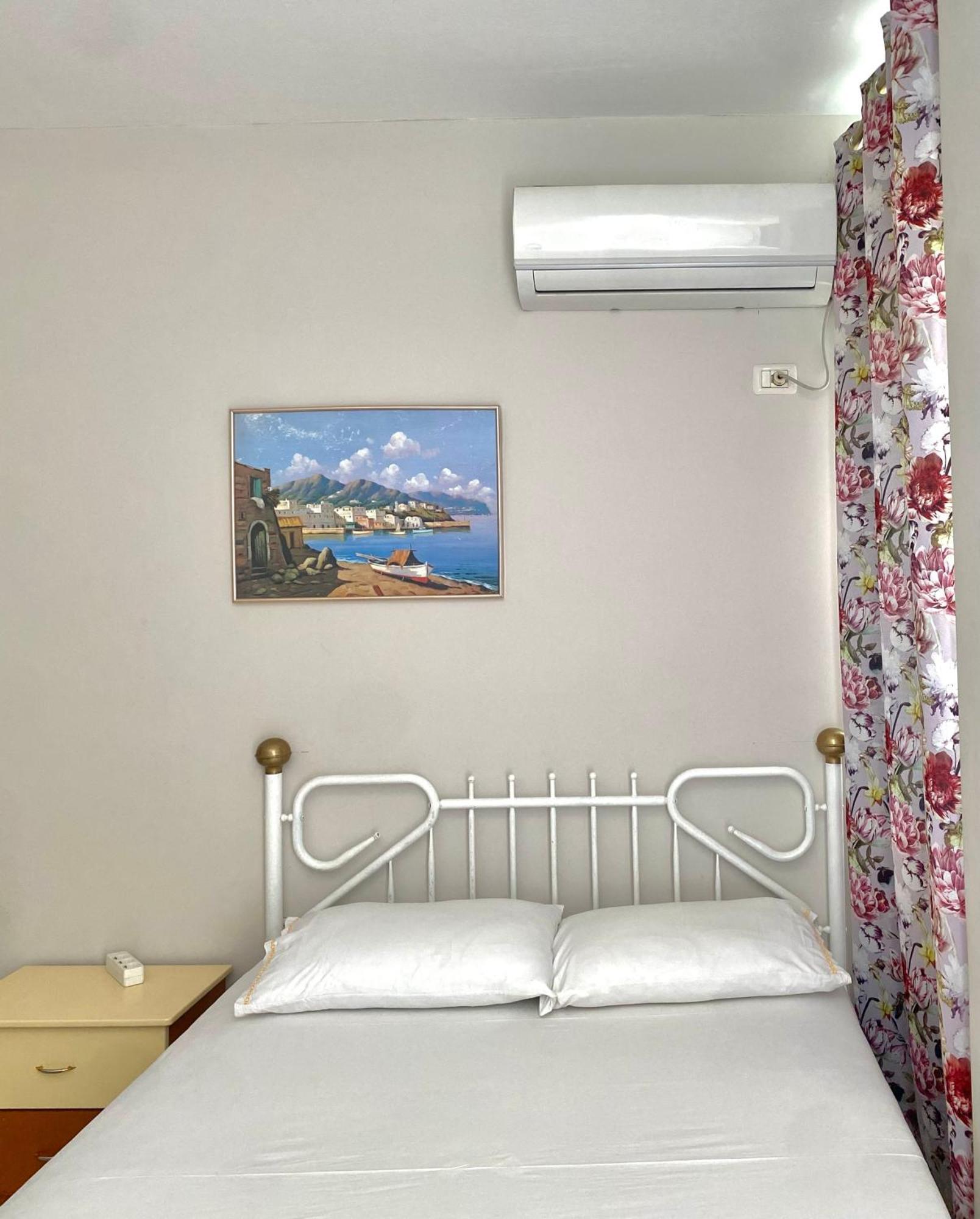 Caramel Sun Studios Apts Sarandë Esterno foto
